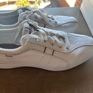 White keds